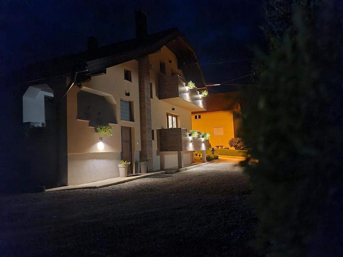 Woodland Hotel Korenica Buitenkant foto